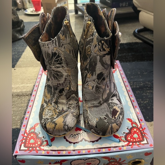 EUC 9 Irregular Choice Pearl Necture Brocade Booties - Picture 2 of 8